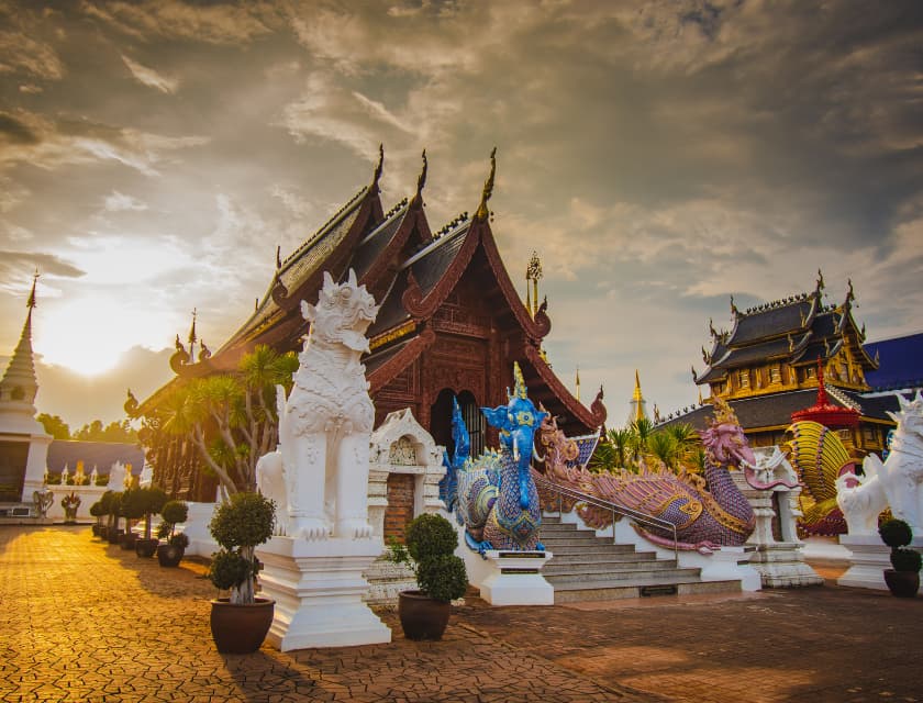 Temples_Inside_Old_City_Chiang_Mai_.jpg